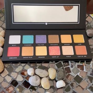 Hello charmer boxy charm eyeshadow palette
